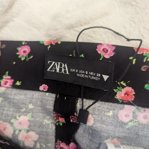 NWT ZARA Black and Pink Floral High Waisted Midi Skirt with Belt - Picture 4 of 7